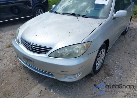 2006 Toyota Camry Le z USA, uszkodzony, nr VIN 4T1BE32K96U739732